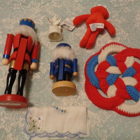 JUNK DRAWER TOY NUTCRACKER COOKIE PLUSH ANGEL BELL ORN POTHOLDER VINT HA… - Picture 3 of 6